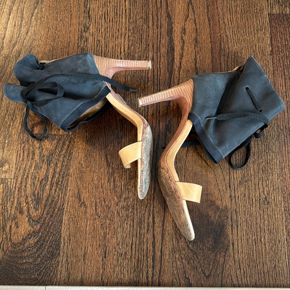 SEE BY CHLOE Black and Tan Suede and Leather Heels - Picture 5 of 11